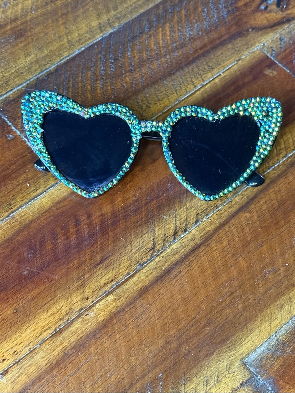 Sparkly Rhinestone Heart Cat-Eye Sunglasses Glam Statement Shades